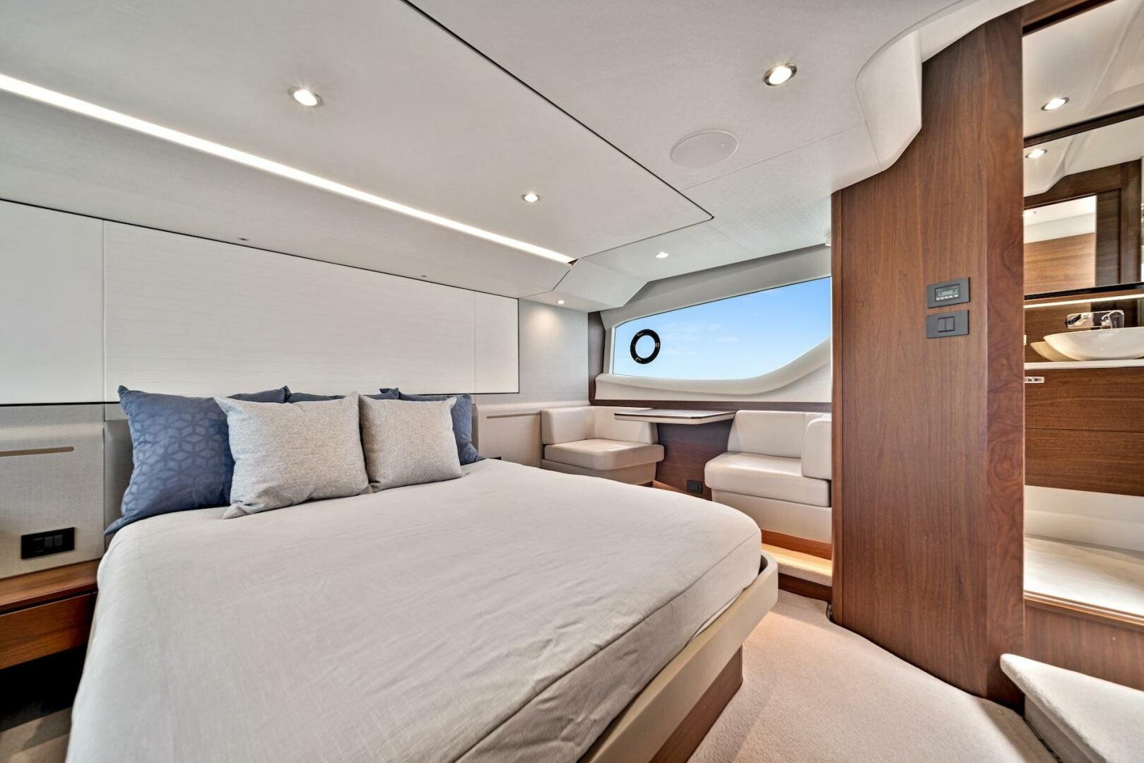 Slide: The Image of 55' Princess 2020 F55 'Mine Escape' - Master State Room - 4419308