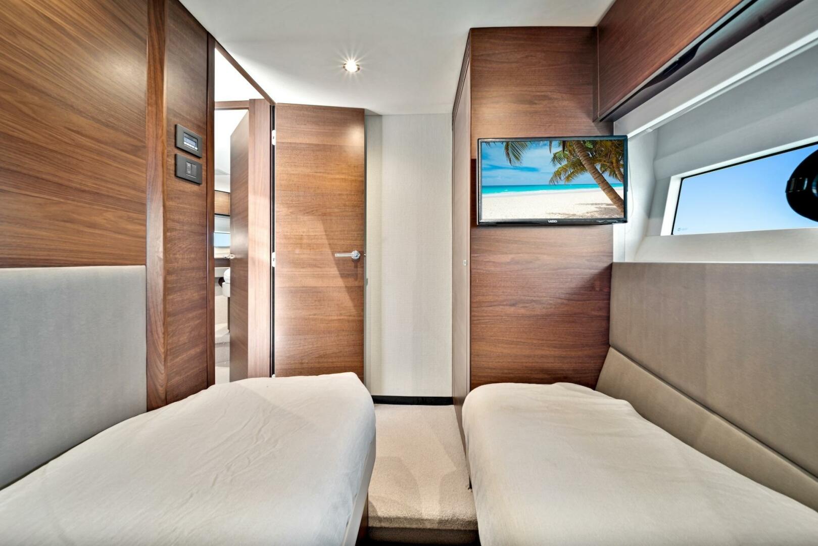 Slide: The Image of 55' Princess 2020 F55 'Mine Escape' - 4419320
