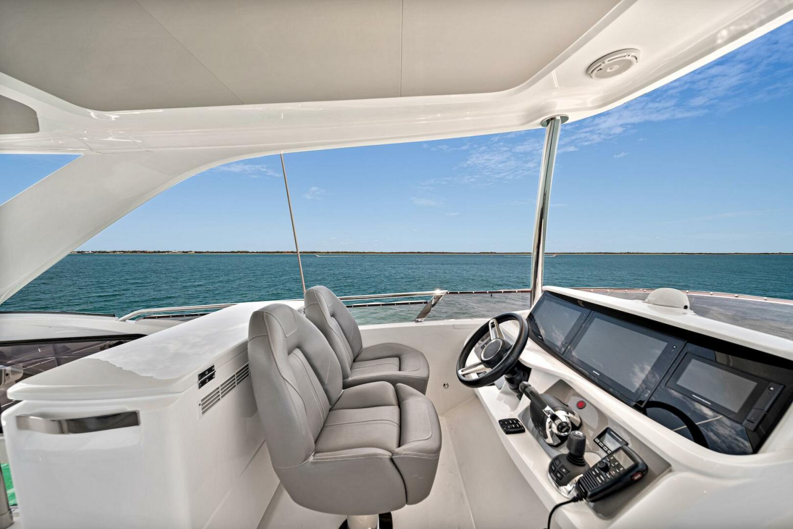 Slide: The Image of 55' Princess 2020 F55 'Mine Escape' - Flybridge - 4419334