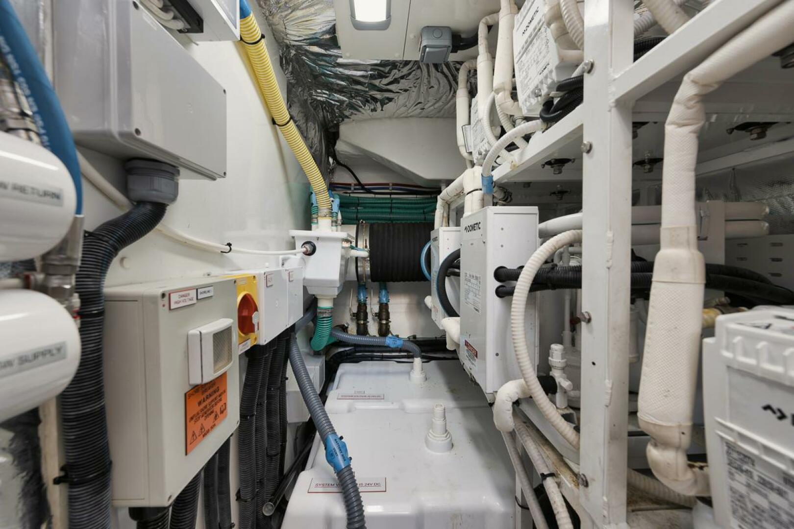 Slide: The Image of 2020 Princess F62 - Engine Room - 4181103