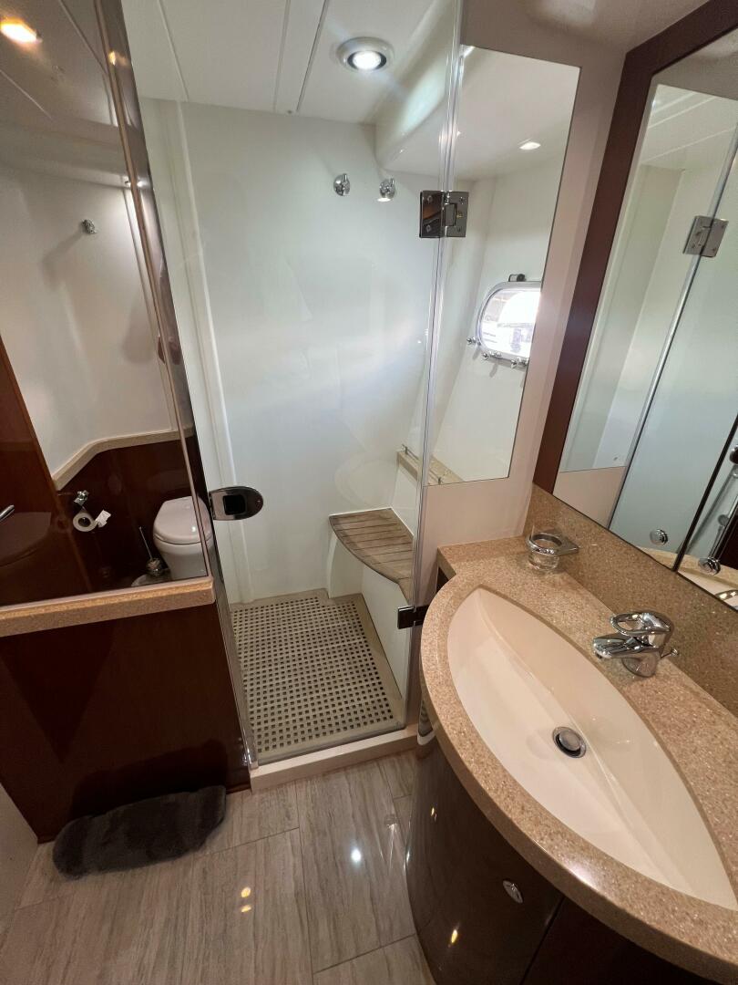 Slide: The Image of Princess 67 Flybridge - Head 2006 67 Princess Flybridge - 5347790