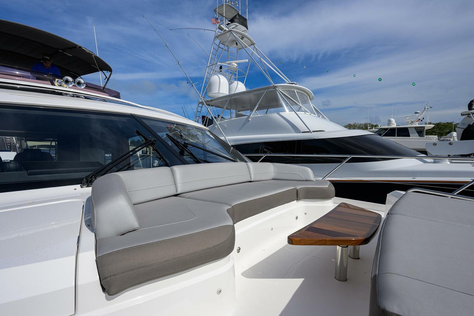 Slide: The Image of Princess S60 RockOn - Bow 2019 Princess S60 RockOn - 4118496