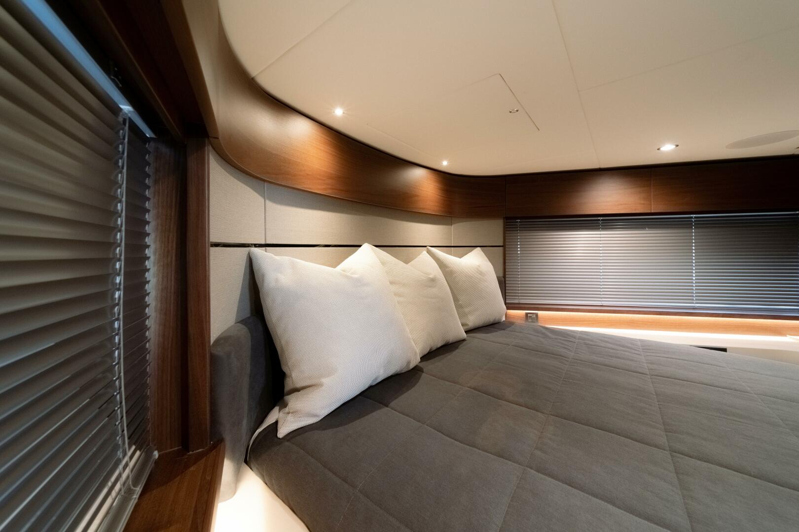 Slide: The Image of Princess S62 2023 - 4952497