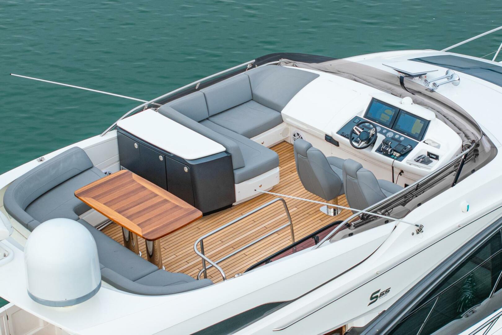 Slide: The Image of Flybridge - 4109493
