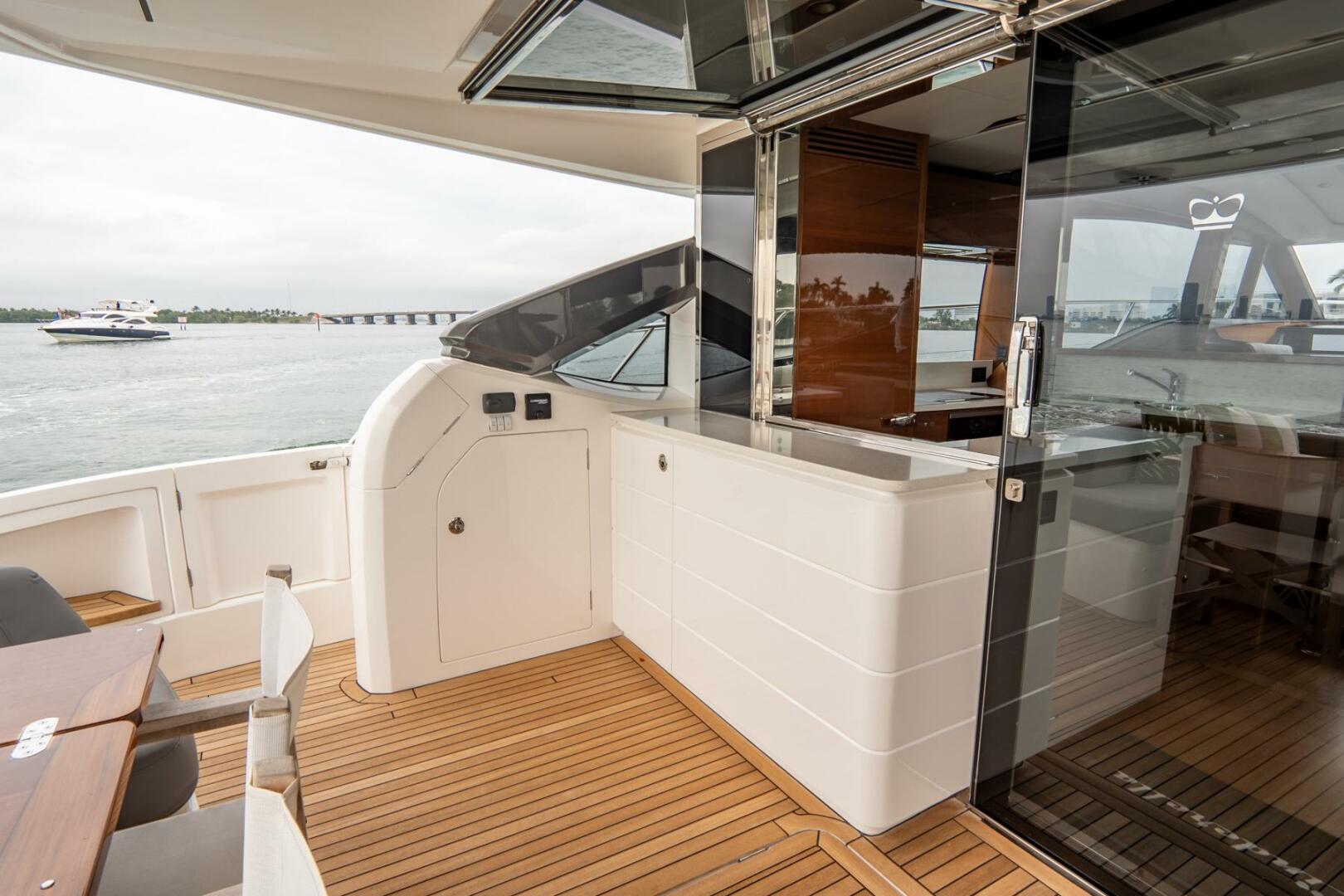 Slide: The Image of Aft Deck - 4110010