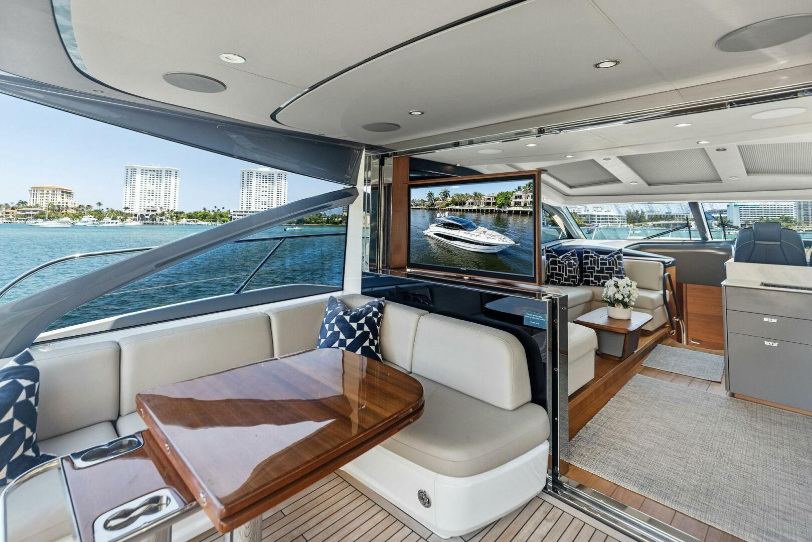 Slide: The Image of 2020 Princess V55 ENDLESS SUMMER - 5340716
