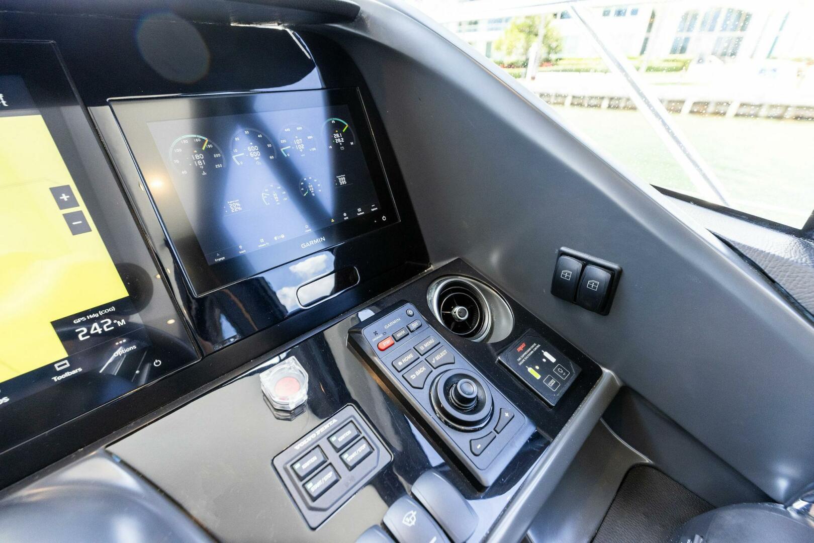 Slide: The Image of 2020 Princess V55 ENDLESS SUMMER Helm - 5340576