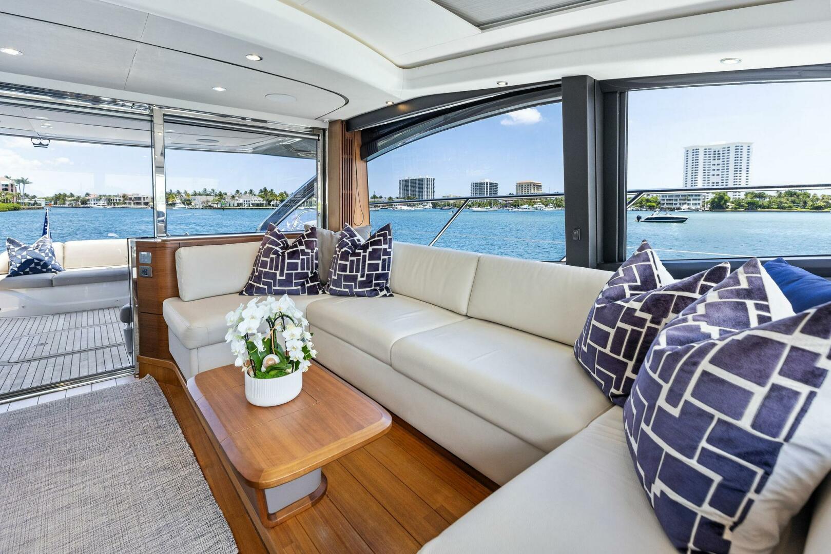 Slide: The Image of 2020 Princess V55 ENDLESS SUMMER - 5340584