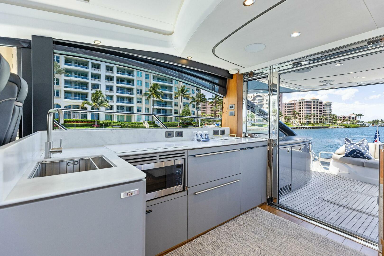 Slide: The Image of 2020 Princess V55 ENDLESS SUMMER - 5340587