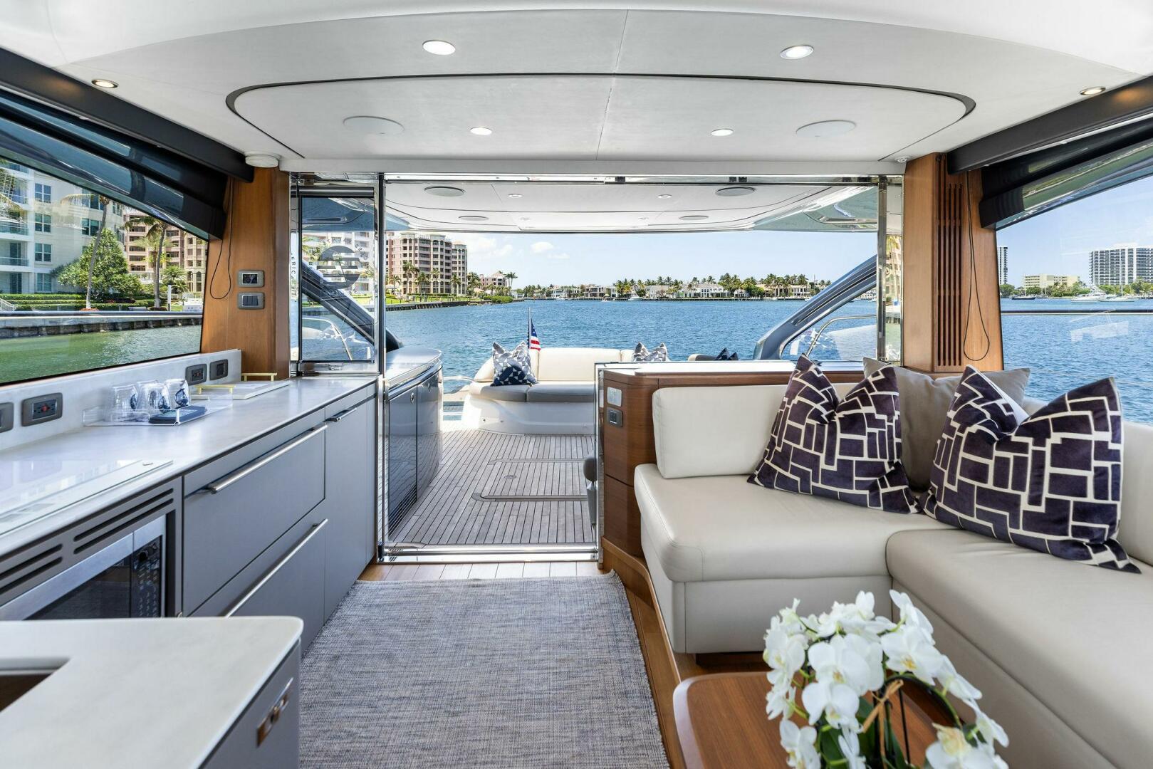 Slide: The Image of 2020 Princess V55 ENDLESS SUMMER - 5340601