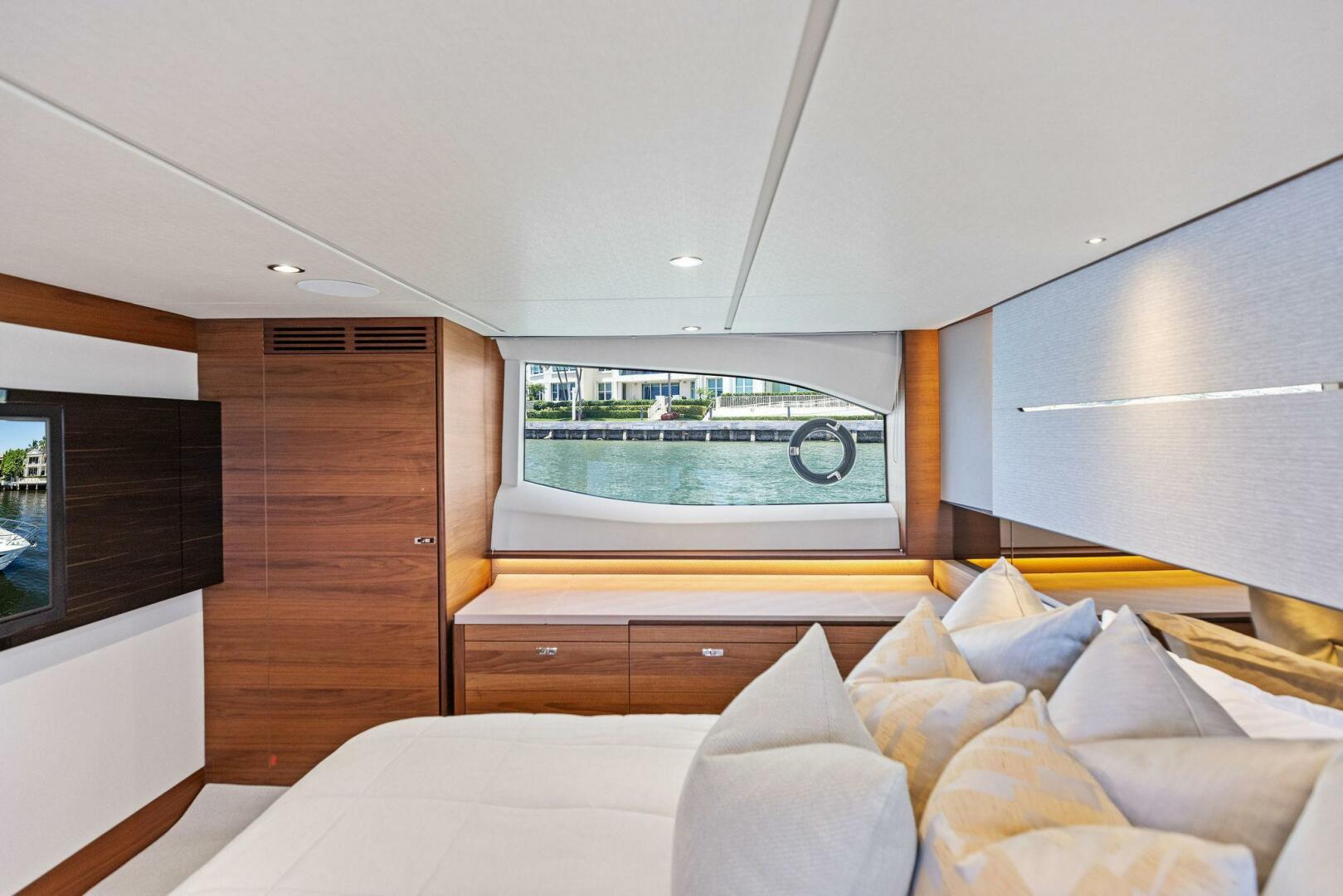 Slide: The Image of 2020 Princess V55 ENDLESS SUMMER - 5340669