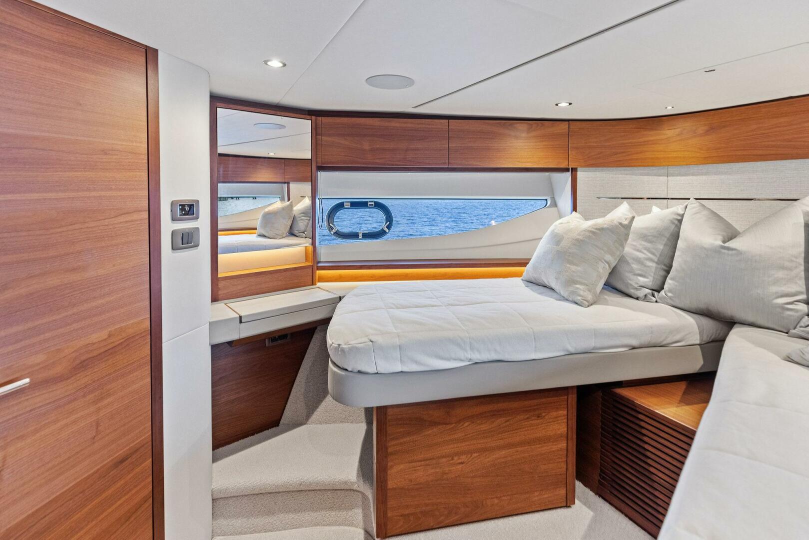 Slide: The Image of 2020 Princess V55 ENDLESS SUMMER - 5340677