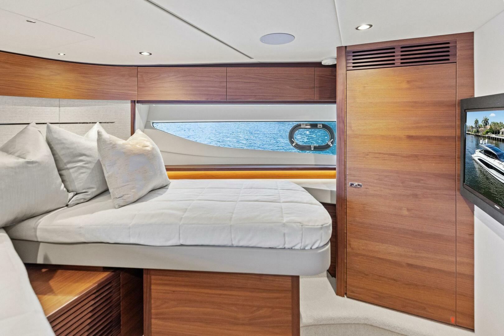 Slide: The Image of 2020 Princess V55 ENDLESS SUMMER - 5340678