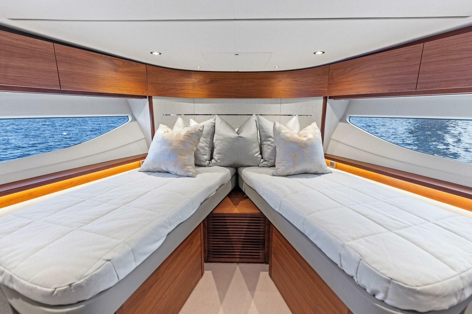 Slide: The Image of 2020 Princess V55 ENDLESS SUMMER - 5340676