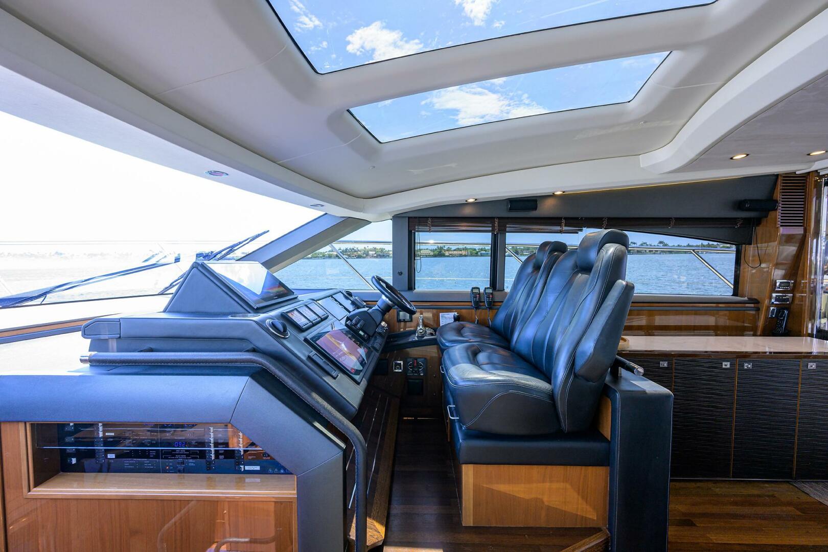 Slide: The Image of Princess V62-S Alpha Dog - Helm 2015 Princess V62-S Alpha Dog - 5372565