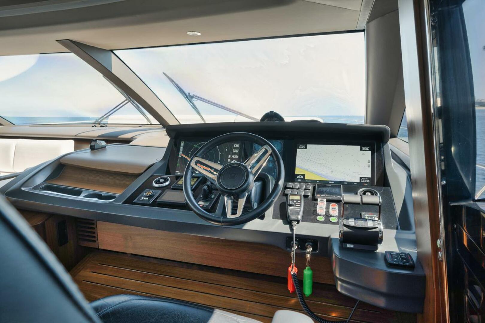 Slide: The Image of Princess V78 Hooked Her - Helm 2020 Princess V78  - 3985610