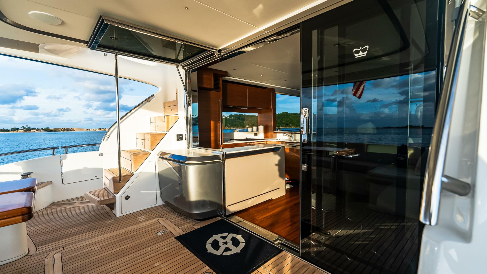 Slide: The Image of Princess Y72 Motor Yacht 2022 - 4721021