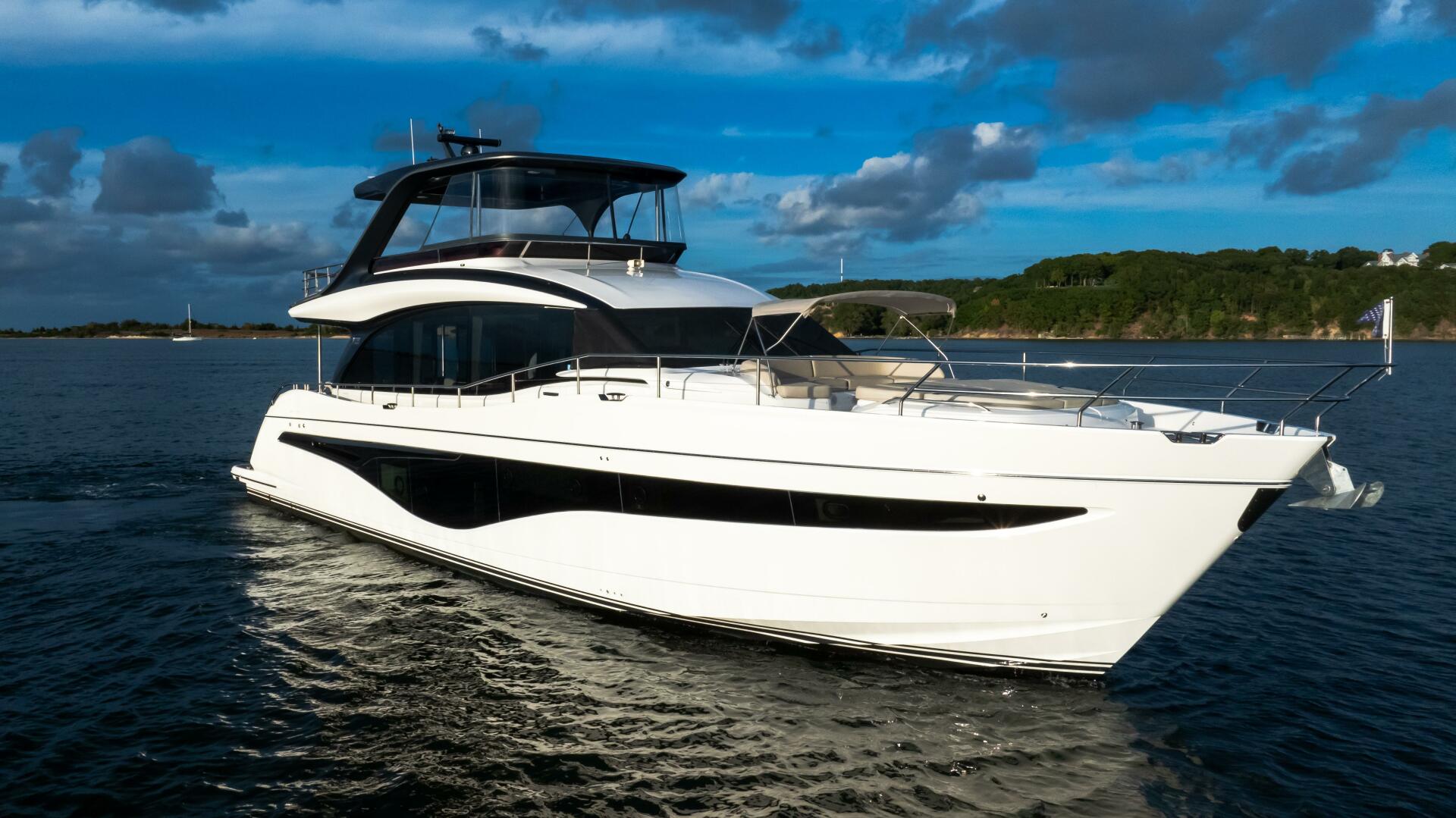 Slide: The Image of Princess Y72 Motor Yacht 2022 - 4721014