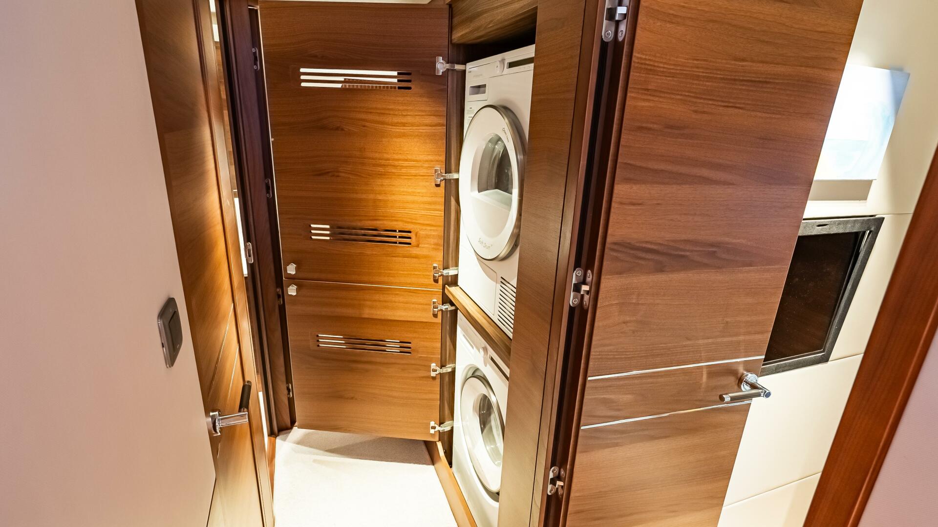 Slide: The Image of Princess Y72 Motor Yacht 2022 - 4721077