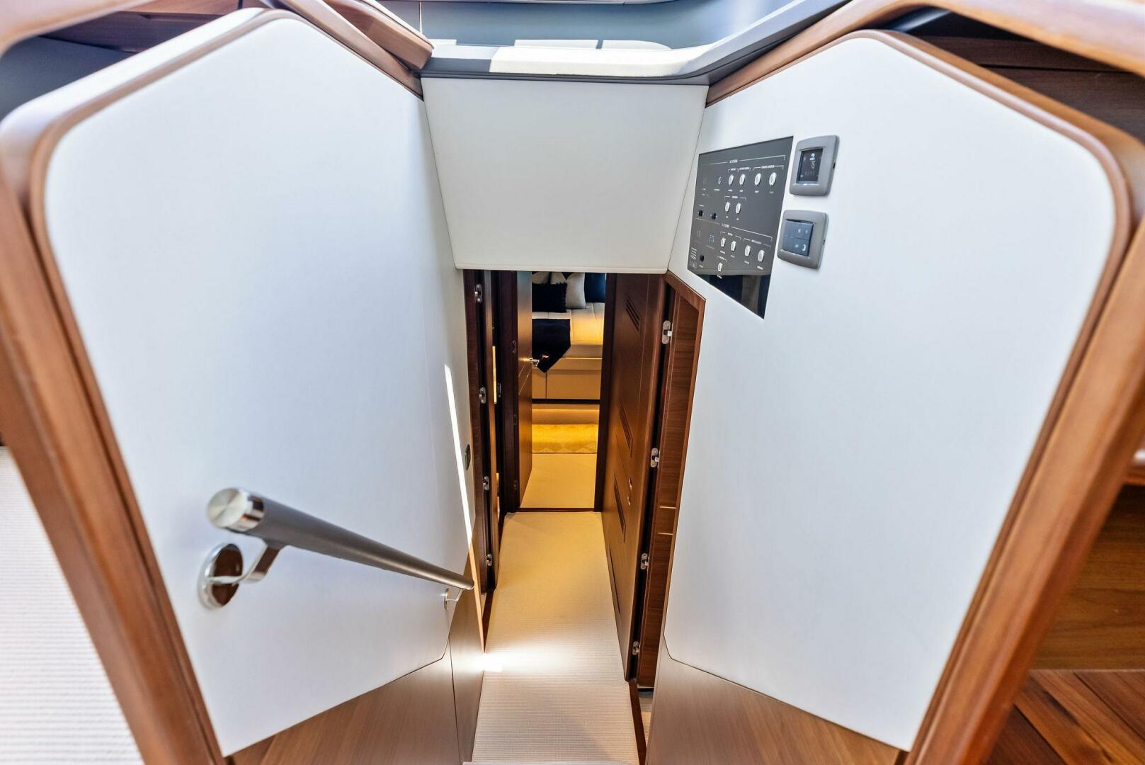 Slide: The Image of 2024 Princess Y72 Motor Yacht SeaQuel - 5450957