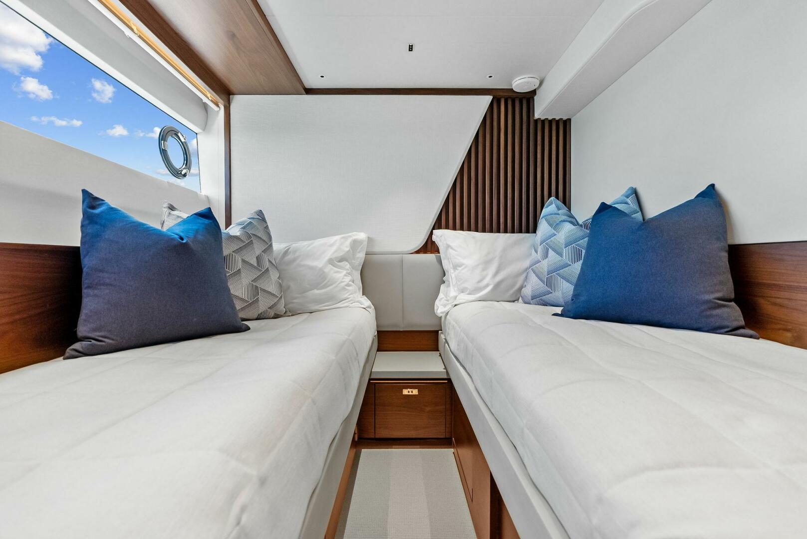 Slide: The Image of 2024 Princess Y72 Motor Yacht SeaQuel - 5450959
