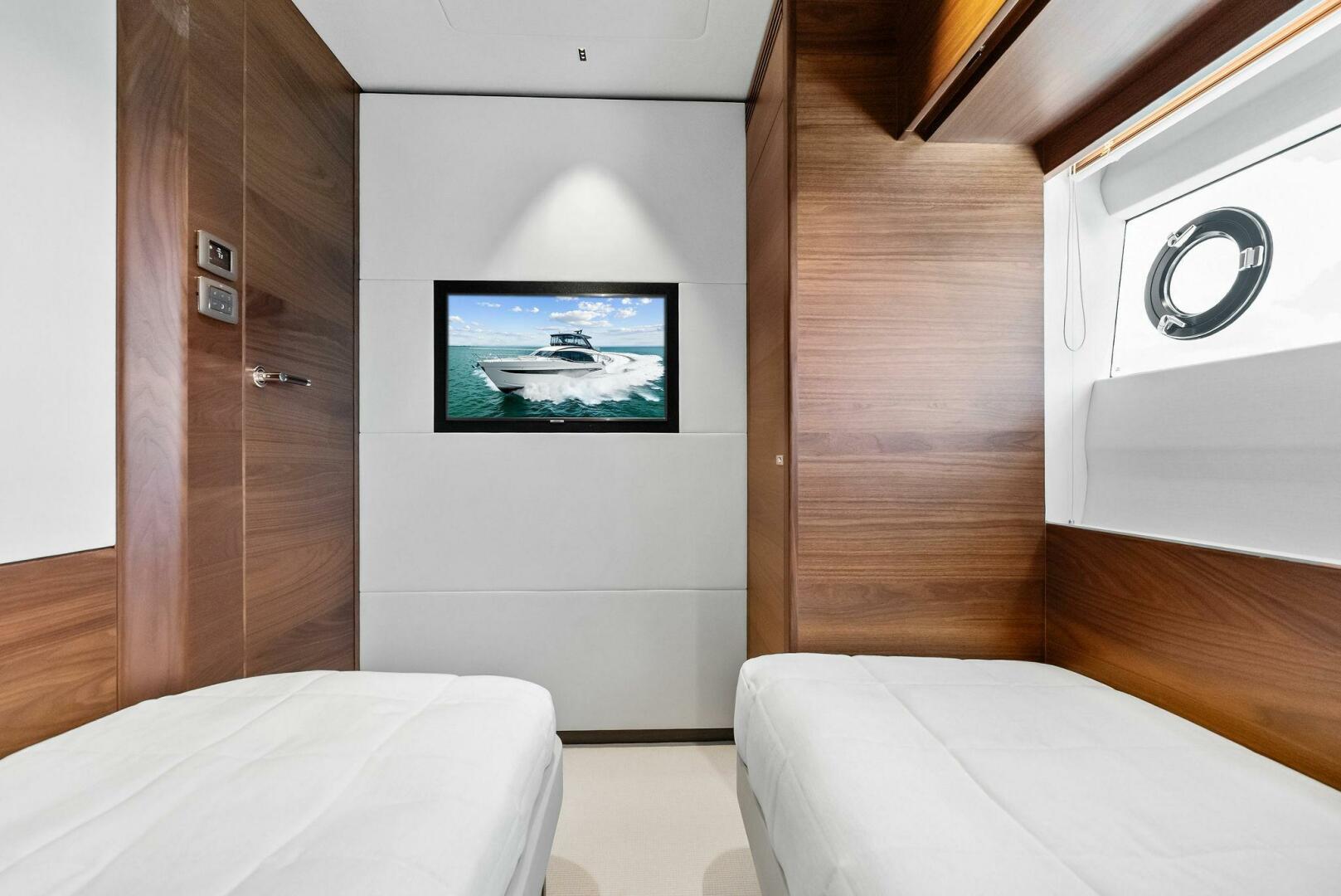 Slide: The Image of 2024 Princess Y72 Motor Yacht SeaQuel - 5450960