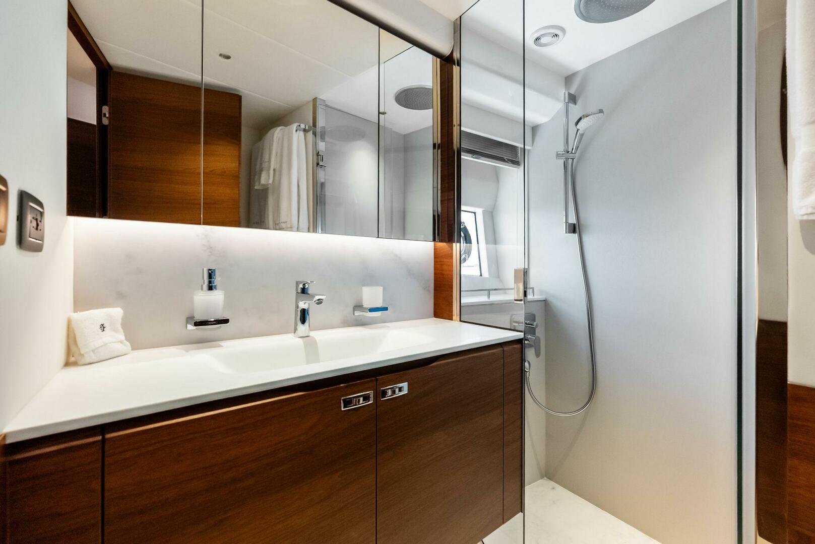 Slide: The Image of 2024 Princess Y72 Motor Yacht SeaQuel - 5450964