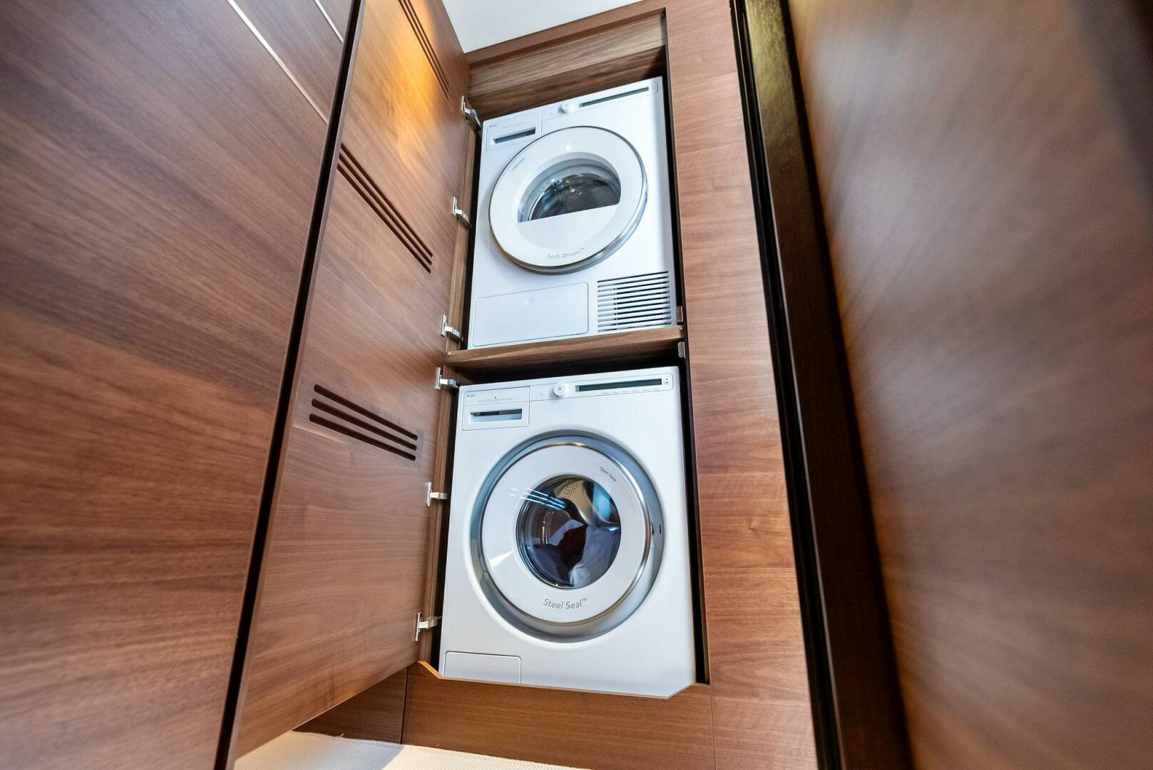 Slide: The Image of 2024 Princess Y72 Motor Yacht SeaQuel - 5450966