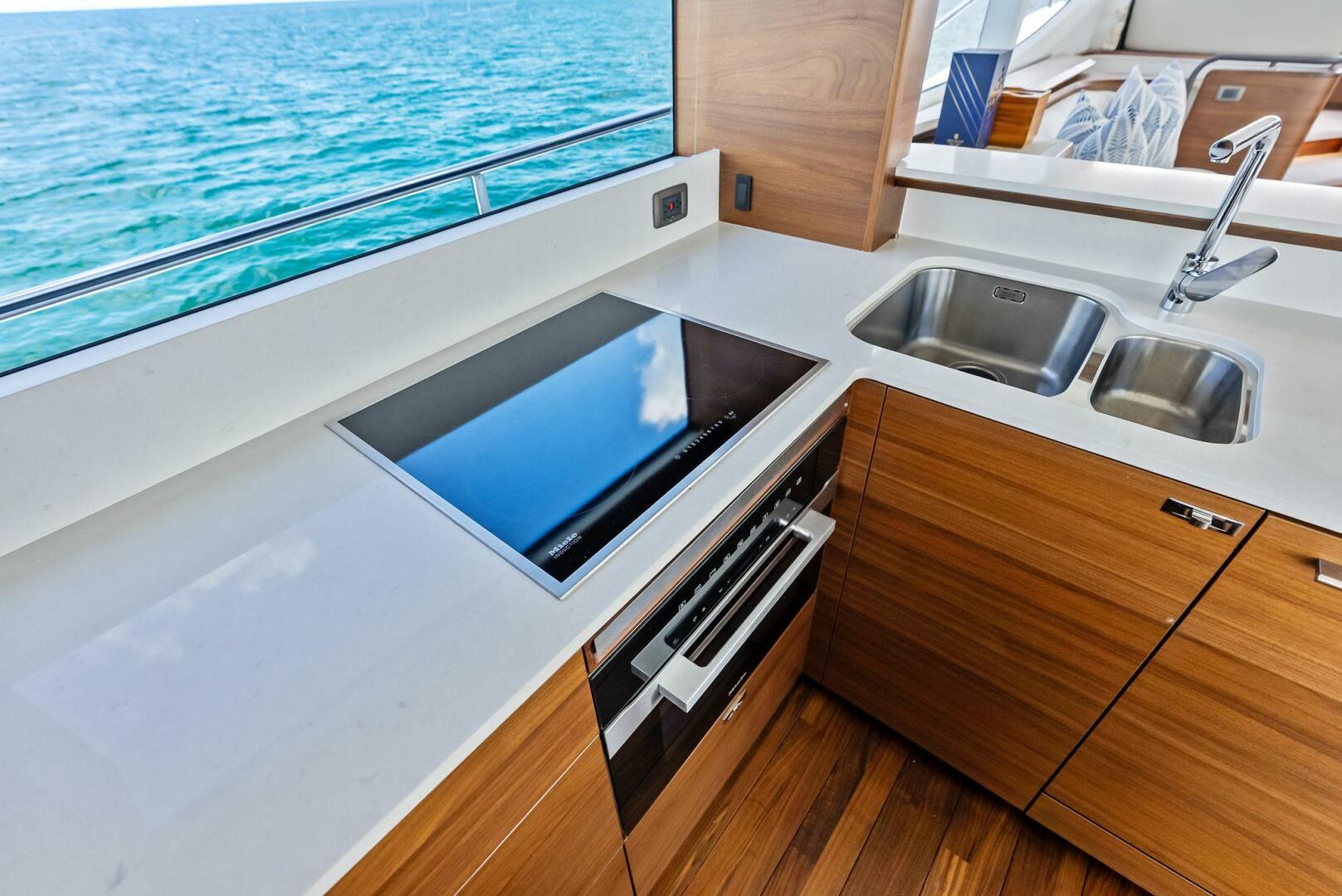 Slide: The Image of 2024 Princess Y72 Motor Yacht SeaQuel - 5450981