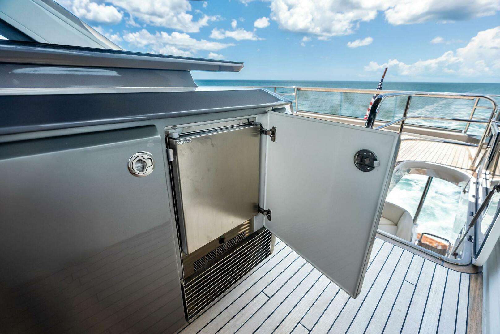 Slide: The Image of 2024 Princess Y72 Motor Yacht SeaQuel - 5451012