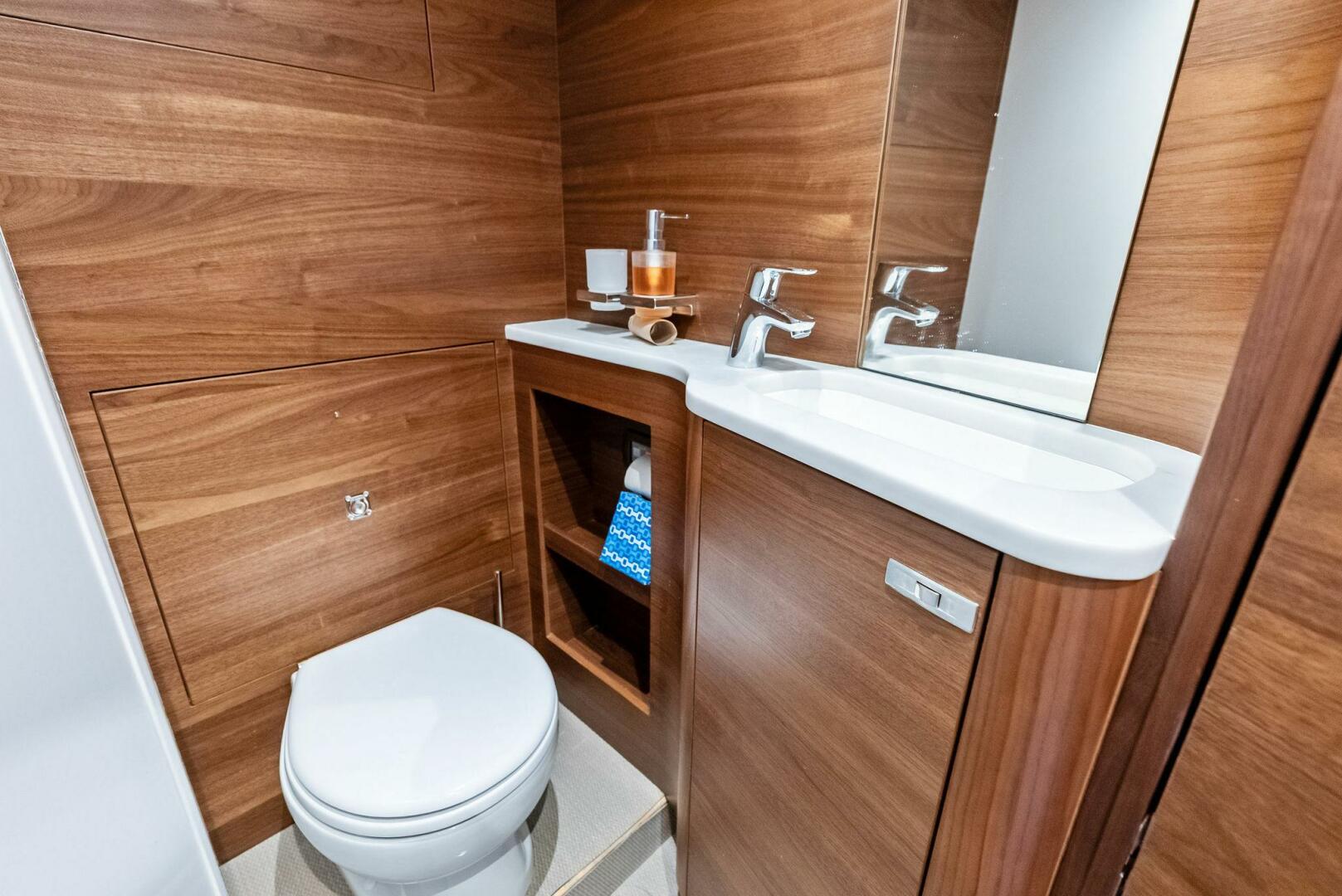 Slide: The Image of 2024 Princess Y72 Motor Yacht SeaQuel - 5451042