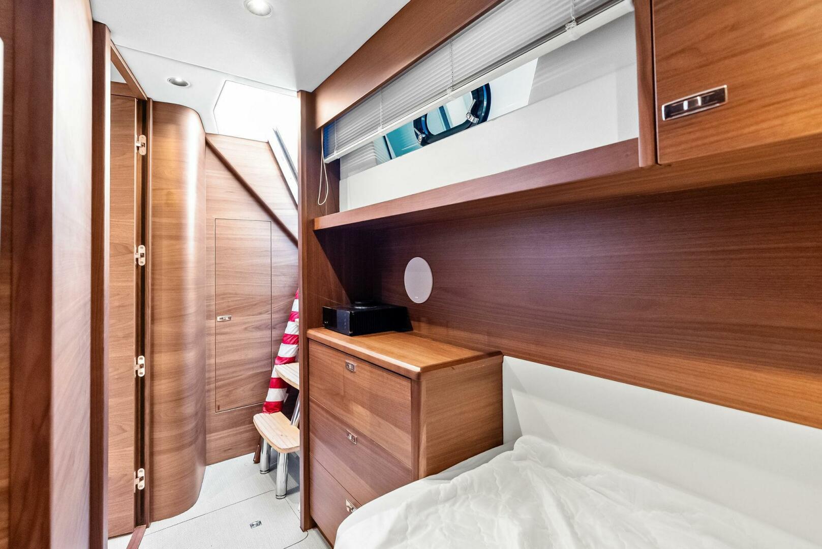 Slide: The Image of 2024 Princess Y72 Motor Yacht SeaQuel - 5451044