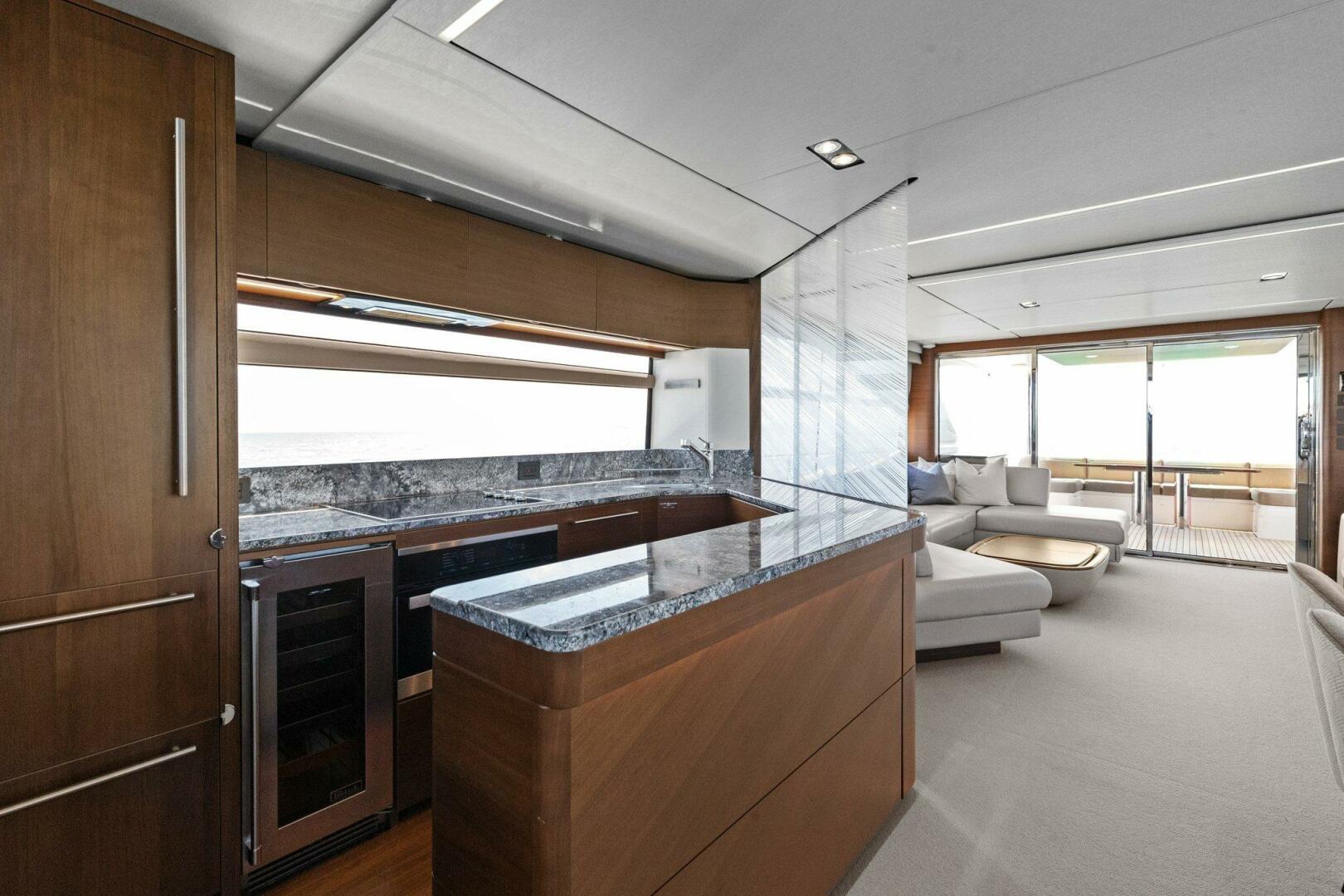 Slide: The Image of 2018 80 Princess Y75 - AMARULA SUN - 4447884