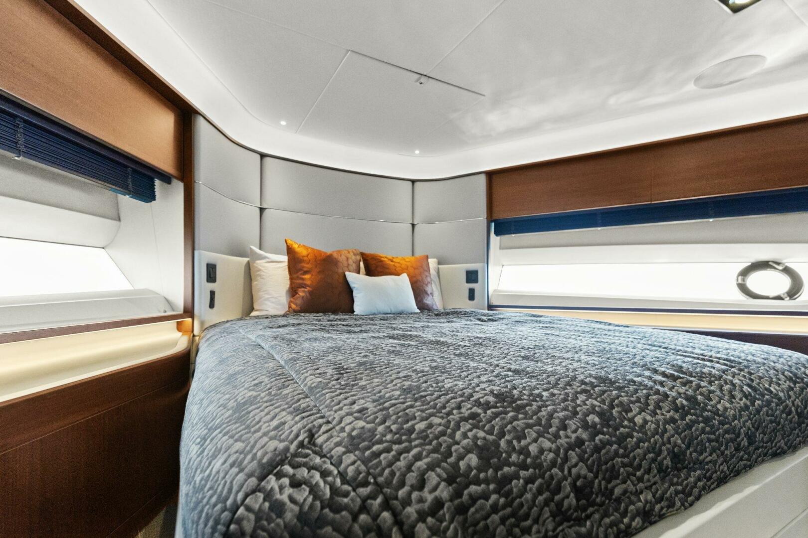 Slide: The Image of 2018 80 Princess Y75 - AMARULA SUN - Guest Stateroom - 4447839