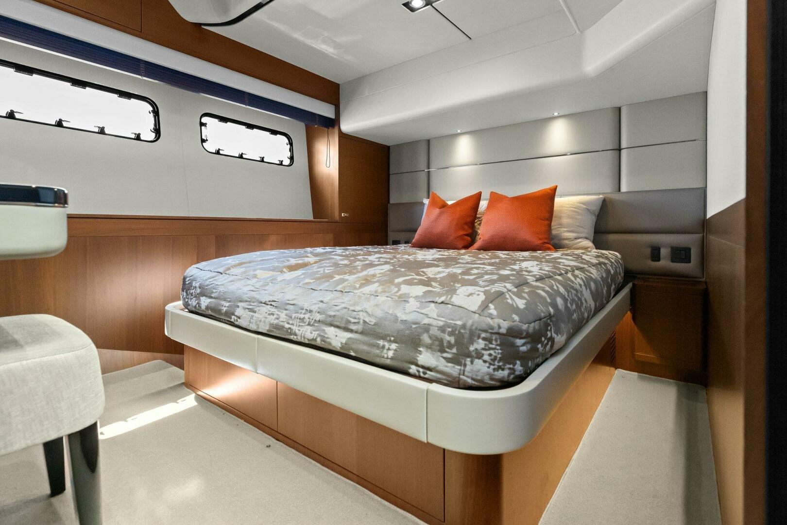 Slide: The Image of 2018 80 Princess Y75 - AMARULA SUN - Guest Stateroom - 4447849