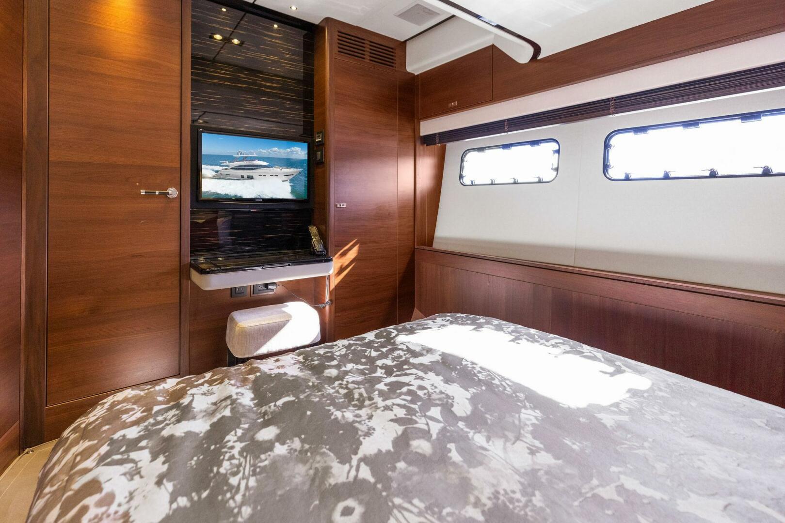 Slide: The Image of 2018 80 Princess Y75 - AMARULA SUN - Guest Stateroom - 3991443