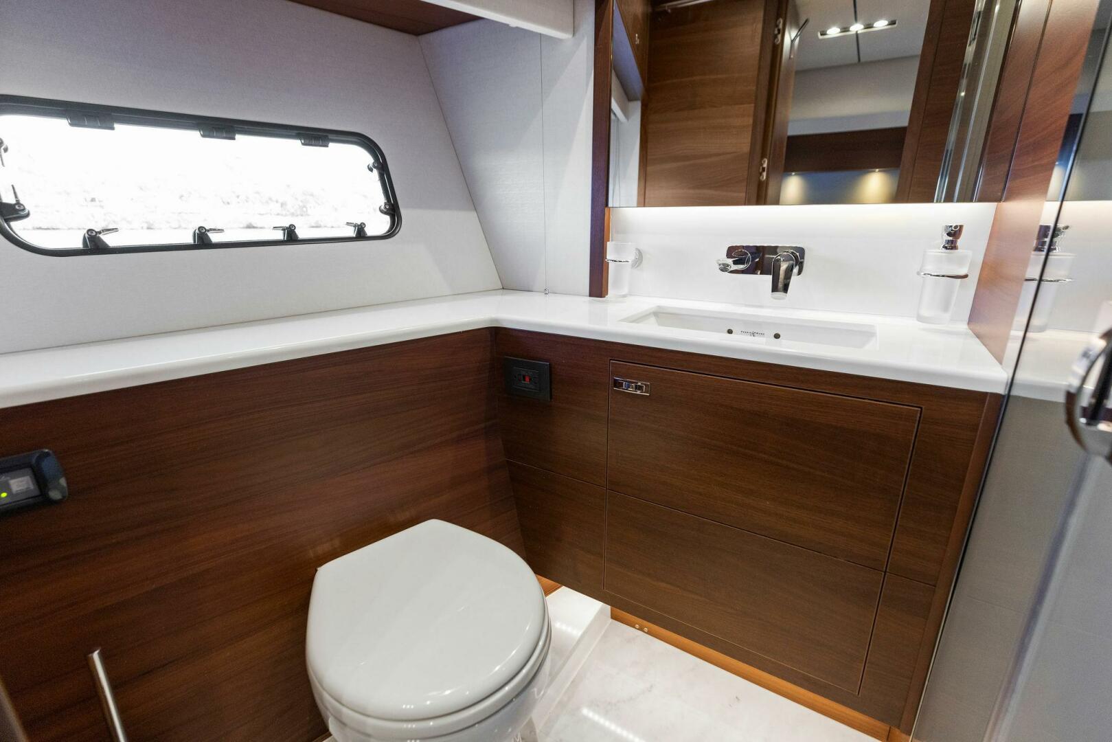 Slide: The Image of 2018 80 Princess Y75 - AMARULA SUN - Guest Stateroom Head - 3991459