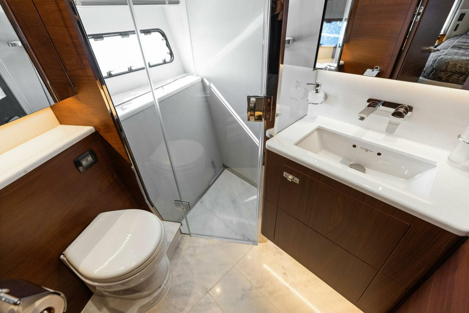 Slide: The Image of 2018 80 Princess Y75 - AMARULA SUN - Guest Stateroom Head - 3991435