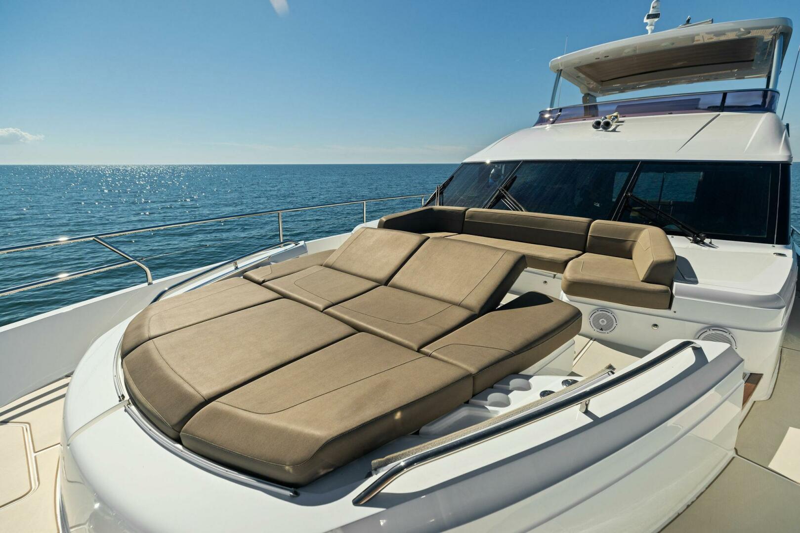 Slide: The Image of 2018 80 Princess Y75 - AMARULA SUN - Forward Deck - 3991490