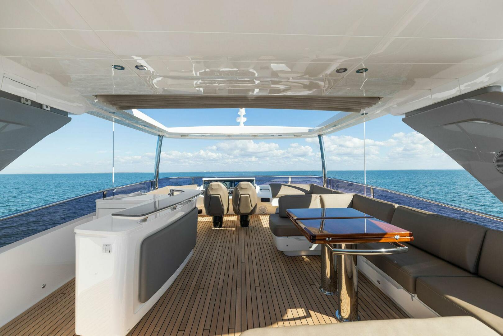 Slide: The Image of 2018 80 Princess Y75 - AMARULA SUN - Flybridge - 3991530