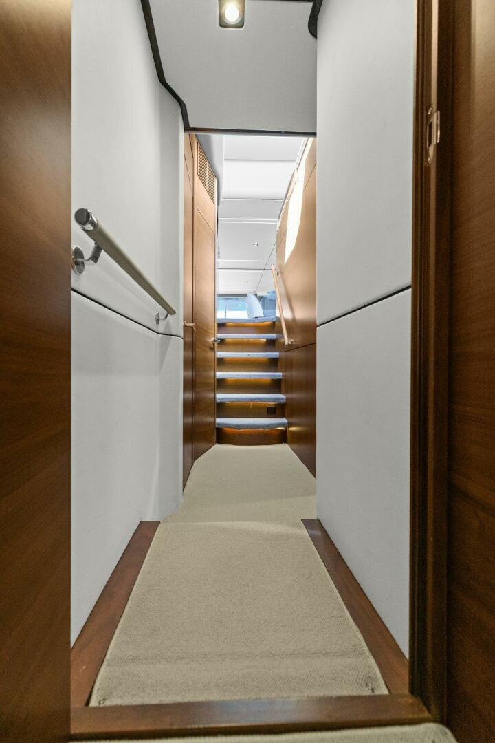 Slide: The Image of 2018 80 Princess Y75 - AMARULA SUN  - 4447844