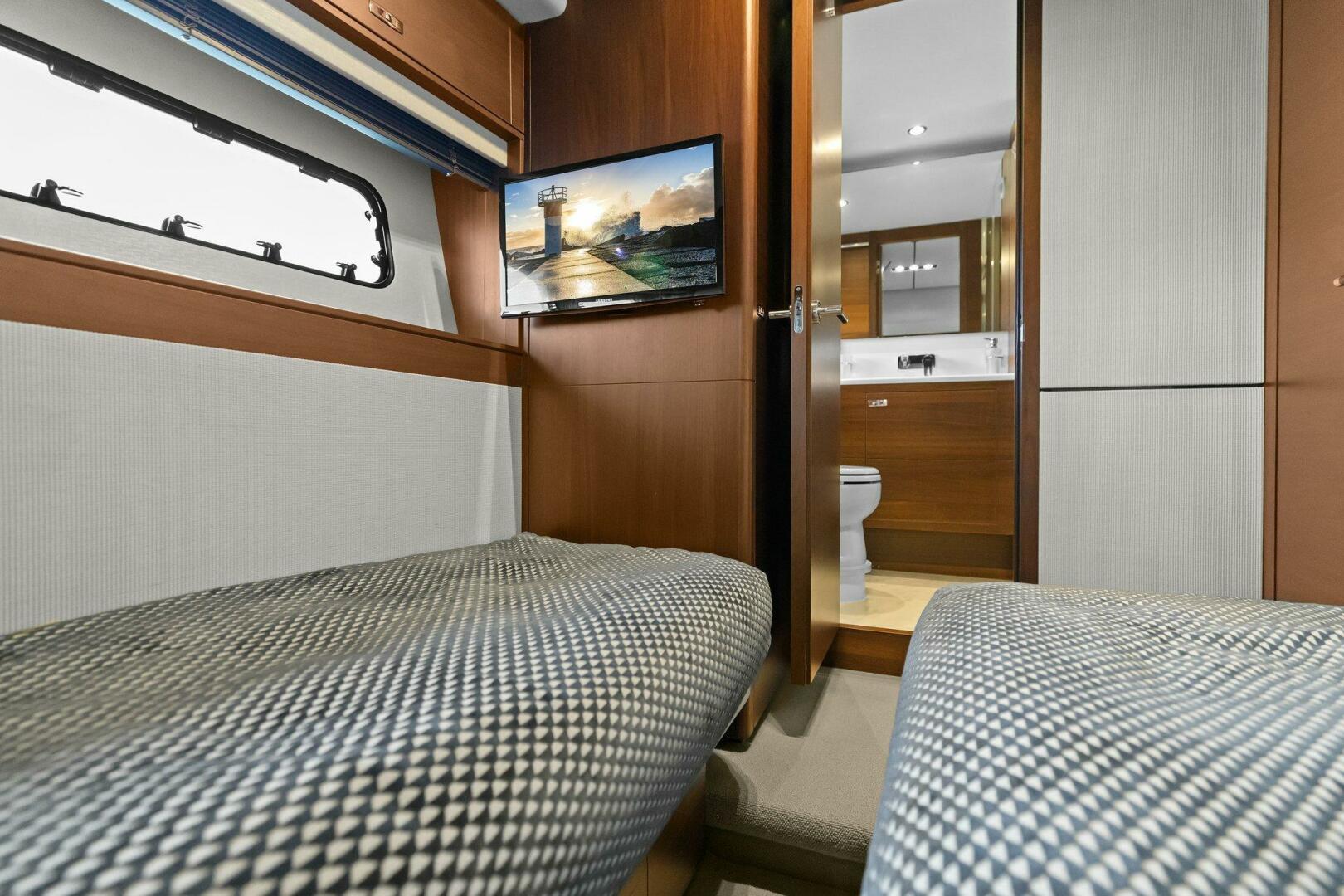 Slide: The Image of 2018 80 Princess Y75 - AMARULA SUN - Guest Stateroom - 4447848