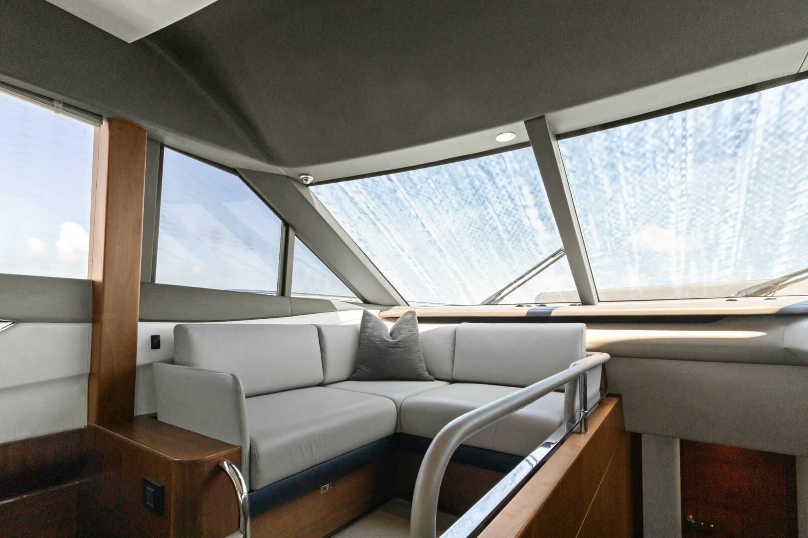 Slide: The Image of 2018 80 Princess Y75 - AMARULA SUN  - 4447909