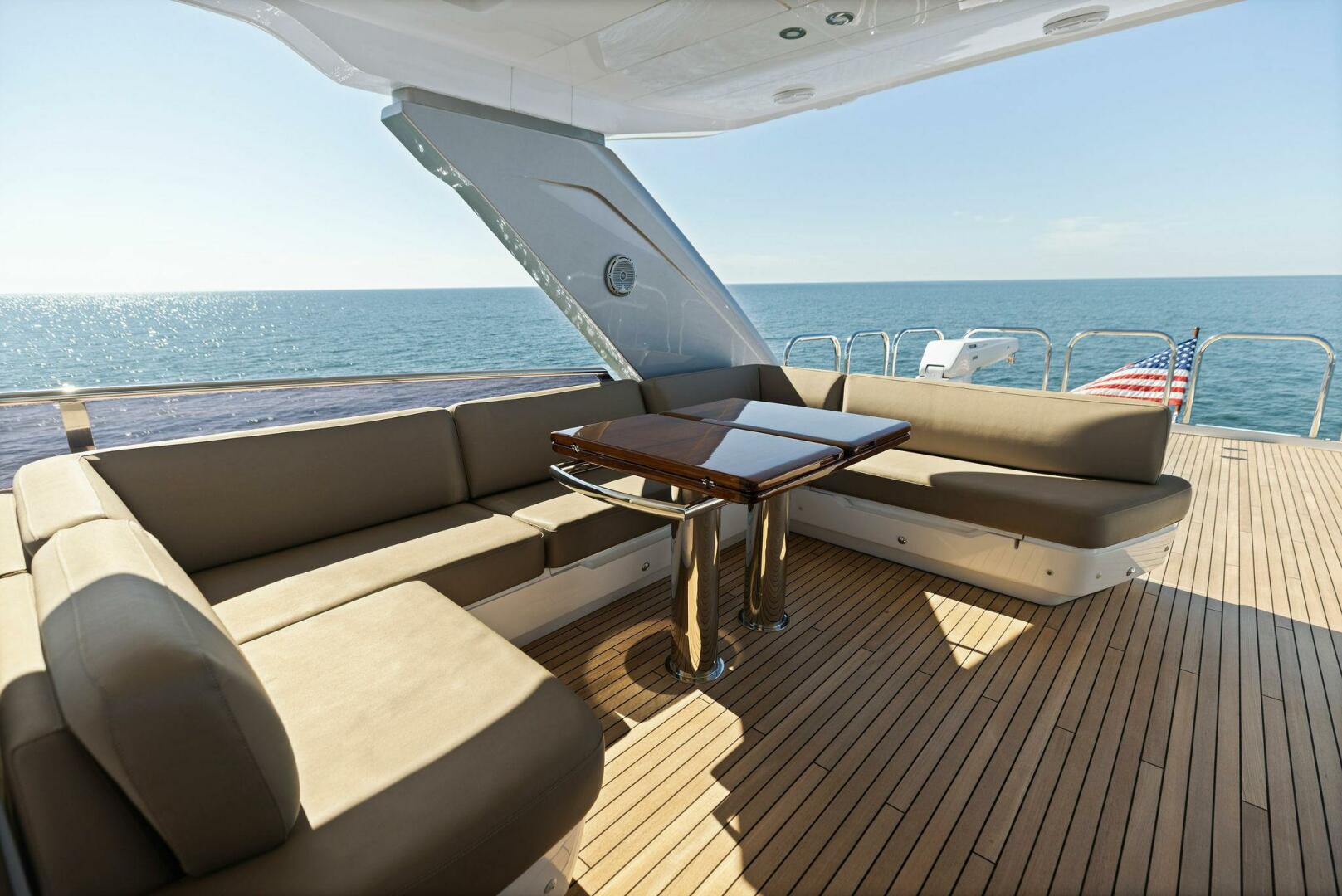 Slide: The Image of 2018 80 Princess Y75 - AMARULA SUN - Flybridge - 3991499