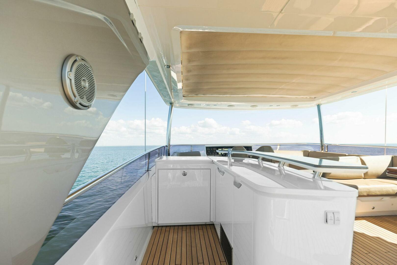 Slide: The Image of 2018 80 Princess Y75 - AMARULA SUN - Flybridge Wetbar - 3991506