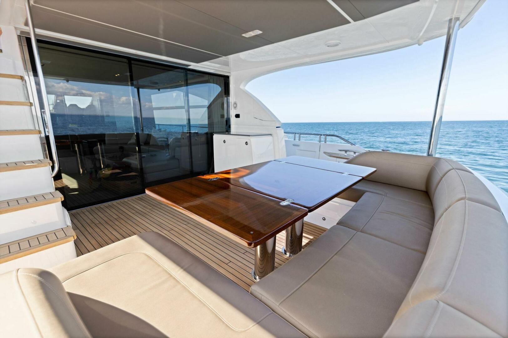 Slide: The Image of 2018 80 Princess Y75 - AMARULA SUN - Cockpit - 3991520