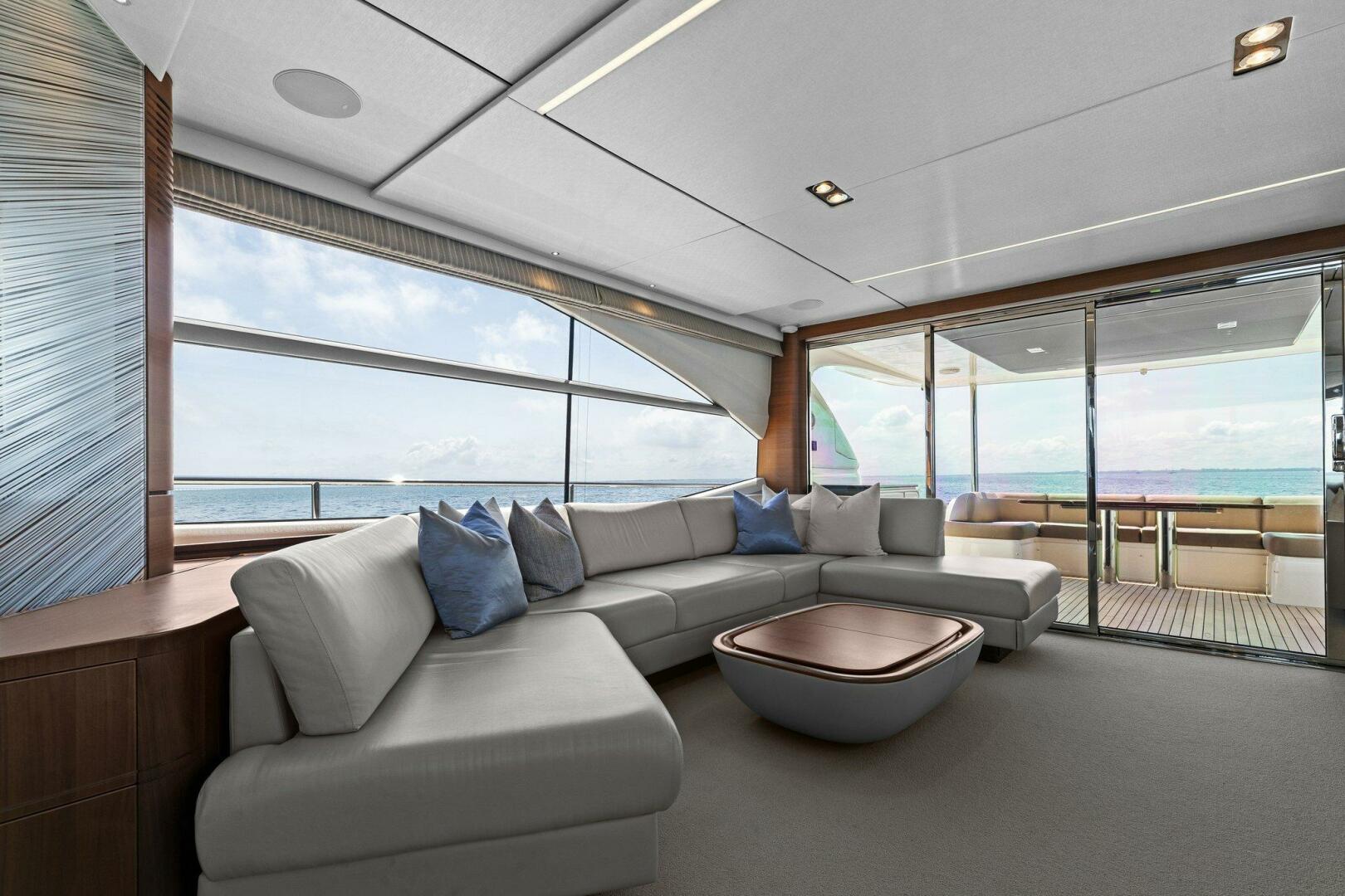 Slide: The Image of 2018 80 Princess Y75 - AMARULA SUN - 4447875