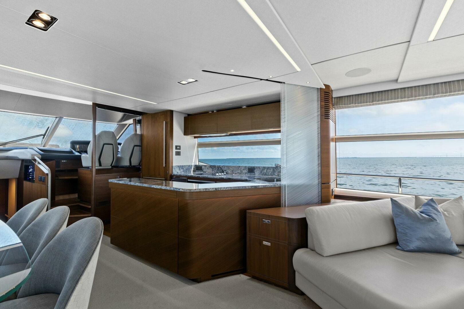 Slide: The Image of 2018 80 Princess Y75 - AMARULA SUN - 4447873