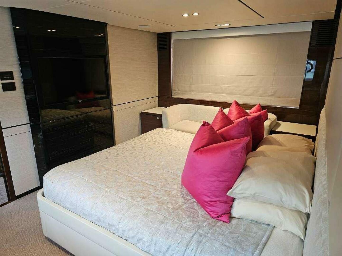 Slide: The Image of Stateroom 2020 Y78 Motor Yacht Escape - 4726478