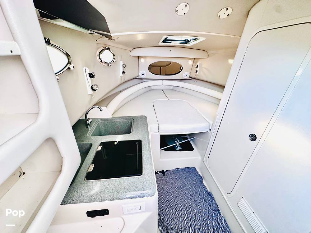 Slide: The Image of Pro-Line 2950 Mid Cabin 1996 - 18